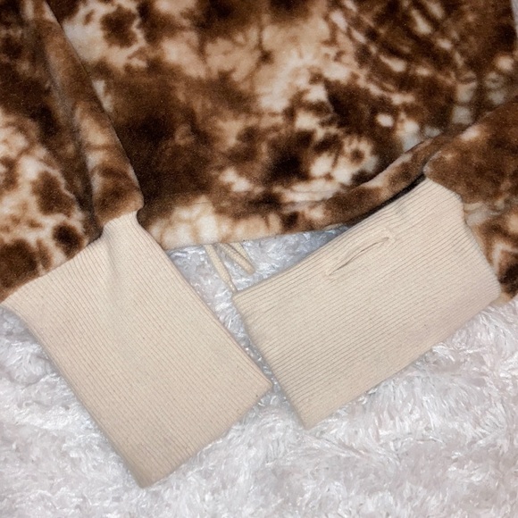 Storets Brown + Cream Tie Dye Crop Top Sweater - Picture 5 of 6